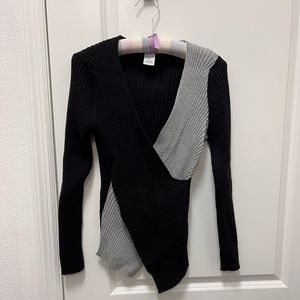 Women’s sweater size large